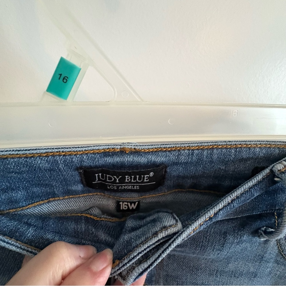 Judy blue, plus, 16 W, button fly, non-distressed, boot cut jeans. Like new! - Picture 2 of 9